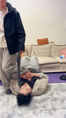 【埋汰】玉足蹂躏健身教练 JS250225-11