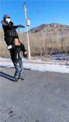 【沐夏夜】户外景区溜双狗