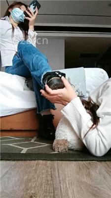 【爱可呀】双S-伺候超模学姐-胯下羞辱/舔脚清理鞋底