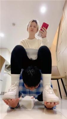 【甜味药丸】白袜瑜伽裤-口枷塞嘴/踩狗头狗爪/舔脏鞋底