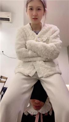 【甜味药丸】调变装狗-原味脚插嘴/丝袜捂脸窒息/骑狗脖/喂圣水