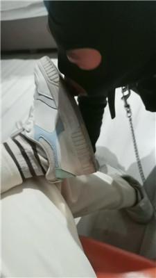 【灵魂晴】运动鞋白袜气味辱/脚下喂食 JS250118-51