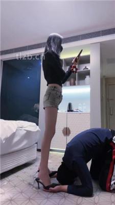 【陈莹斯】车模S-高跟肉丝美腿诱惑调