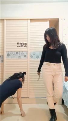 【熊宝】狗链栓住闺蜜羞辱 JS250223-10