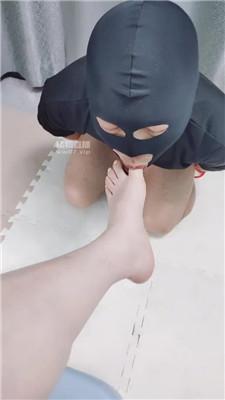 【灵竹】强制闻臭鞋-舔脏鞋玉足 JS250524-32