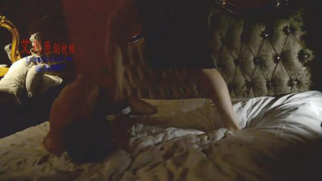 『奴隶岛』—真实暴力踢踹犯人