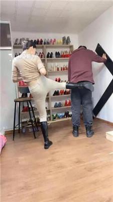 【冰诺】长靴踢踹踩虐/脚插嘴/物化座椅