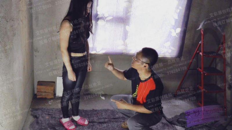 姐妹调戏闷骚装B狗