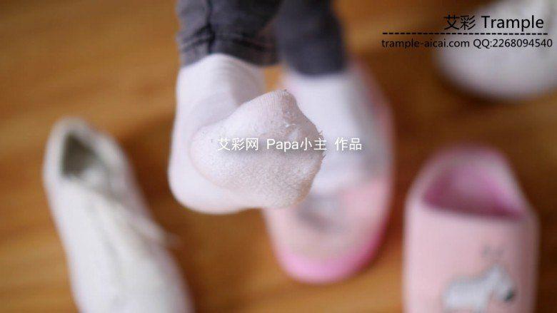 小主白色鞋袜教育亲弟弟