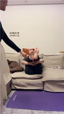 【埋汰】骑马狗爬-肉丝脚踩虐【上】 bf49822