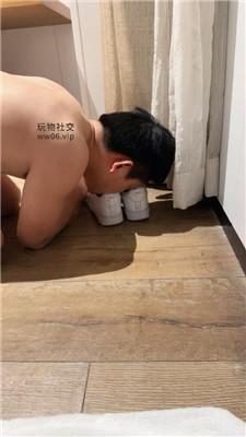 【米欧】玉足蹂躏跳踩贱奴才 JS250319-24