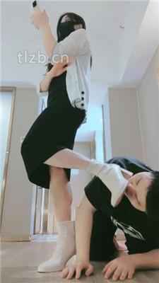 【妮蔻】短靴女神碾压踩/胯下辱/清理脏鞋/深喉/黑船袜捂脸