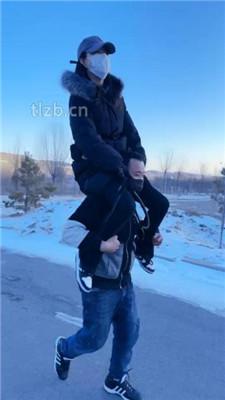 【沐夏夜】户外景区溜双狗