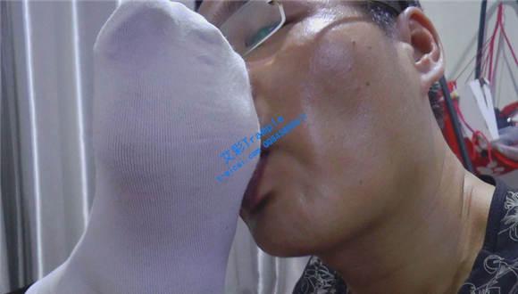 【品丝论足】舔瑜伽教练白棉袜