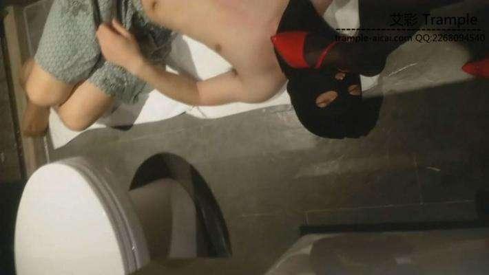 城市温泉美女技师的初次调教