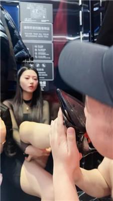 【娩娩】圈内聚会-多女王呕吐物喂食【四视角版】 bf51373