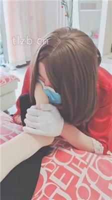 【美容院S】变装狗奴对着长靴肉丝发骚