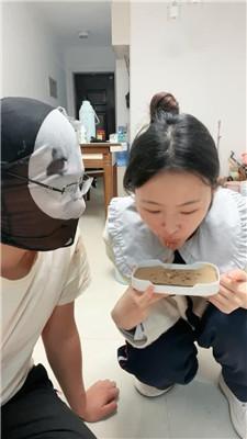 【锅盖子】强迫喂食呕吐物 JS250106-16