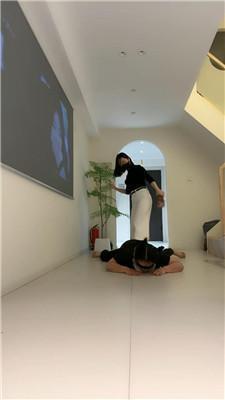 【辣姐】雪地靴连环踢裆/抽耳光/舔脏鞋底 bf49337