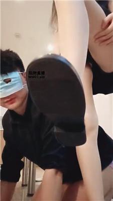 【羽唯】近距离吮吸脚趾缝  JS250325-39