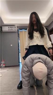 【猴歌】素人S-皮鞋白袜踩虐废物 JS250319-8