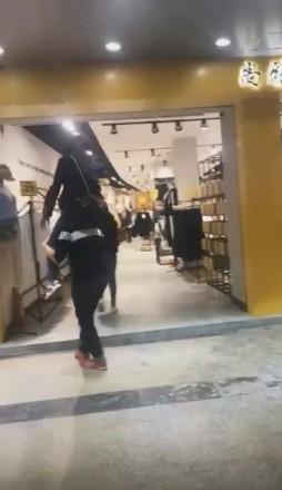 多女主商业街调教