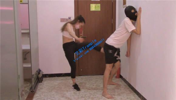 【宝宝】健身女孩的金蹴重击