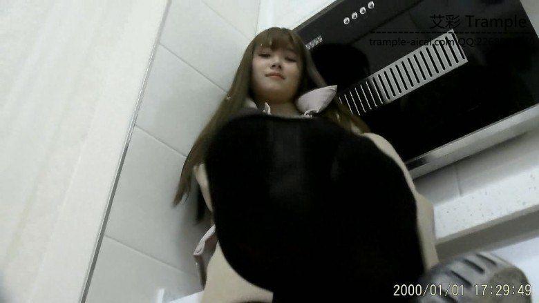 晓公主职业装黑丝第一视角羞辱