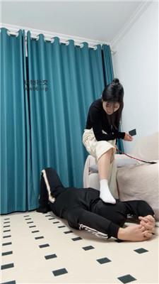 【辣辣bb】转胯狗爬/白袜踩虐 JS250216-18