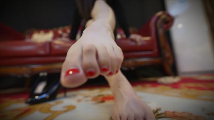 『奴隶岛』—〔Magic︱Mirror 魔镜少女〕—星奈将学生缩小舔脚 MM-230627