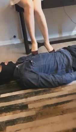 【vivi】变态女家教性感肉丝调学生