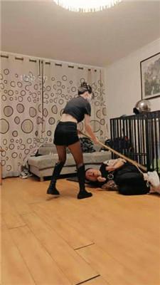 【诗琪】长靴踩踏/捆绑重度虐打/踢踹