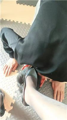 【魅影】高跟黑丝碾压踩虐乳 JS250418-5