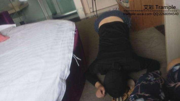 悦悦小主调教黑丝小狗奴