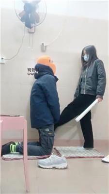 【奇了怪了】白袜脚踩踢踹虐打 JS250104-9