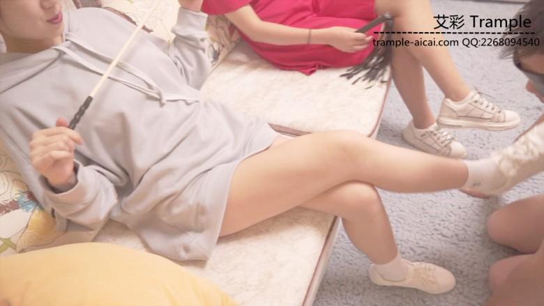 南一，洛芸，宅七，3人白袜运动鞋调教