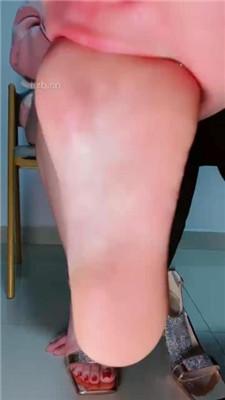 【甜心教主】高跟裸足美腿恋足舔