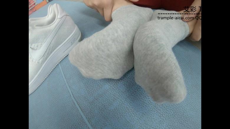 偷拍舔篮球妹臭袜