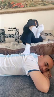 【斯羽情侣主】白袜脚踩绿帽家奴 JS250322-10