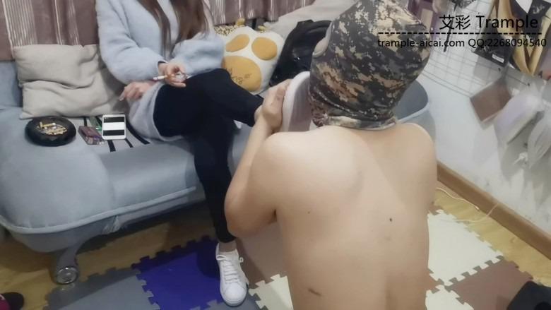 傲柔s黑丝高跟+白袜白鞋+口水调教！