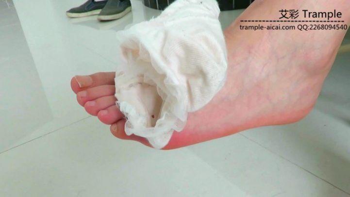 瑶主裸足+棉船袜的诱惑！