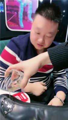 【梓S】KTV-群调S玩虐老板/骑脖/踩踏【完整版】