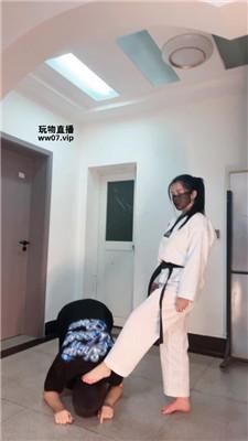 【甜音】跆拳道女神暴揍歹徒 bf52574