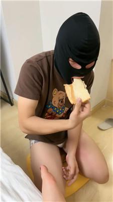 【小怪兽】睡前伺候恋足狂舔 JS250211-37