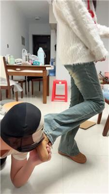 【锅盖子】脏鞋脚下喂食羞辱【下】 bf49063