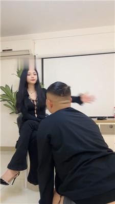 【万万】反绑抽耳光/高跟踩踏/骑马 bf51112