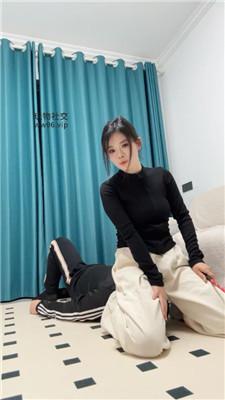 【辣辣bb】转胯狗爬/白袜踩虐 JS250216-18