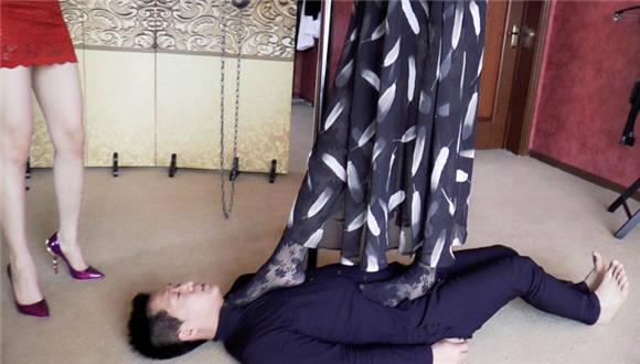 【冰时代】超模女巨人残忍踩踏压杀1米60小M