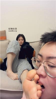 【埋汰】玉足跳踩/脚丫恋足狂舔 JS250111-1