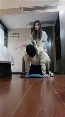 【沐沐大大】跪舔女神的脏运动鞋 bf50123